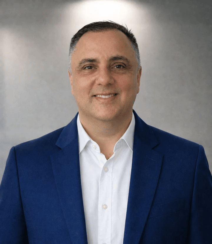 Retrato de Samuel Toledo, escritor e especialista em Inteligência Artificial